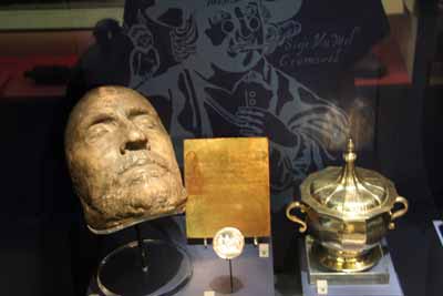 Oliver cromwells Death Mask museum of London